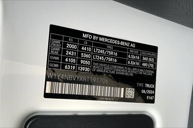 Used 2024 Mercedes-Benz Sprinter 2500 image 29