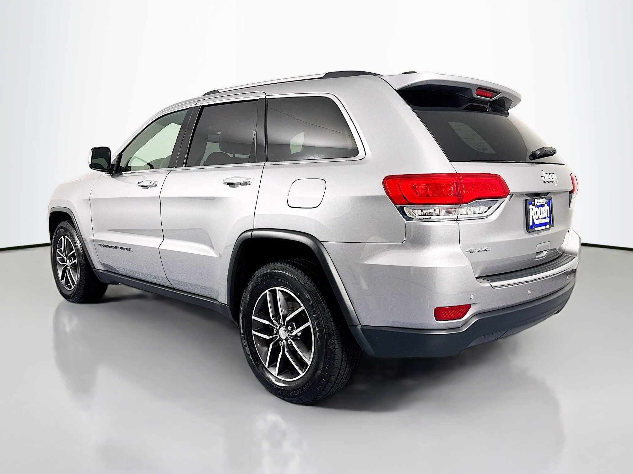 Used 2017 Jeep Grand Cherokee Limited AWD/4WD image 7