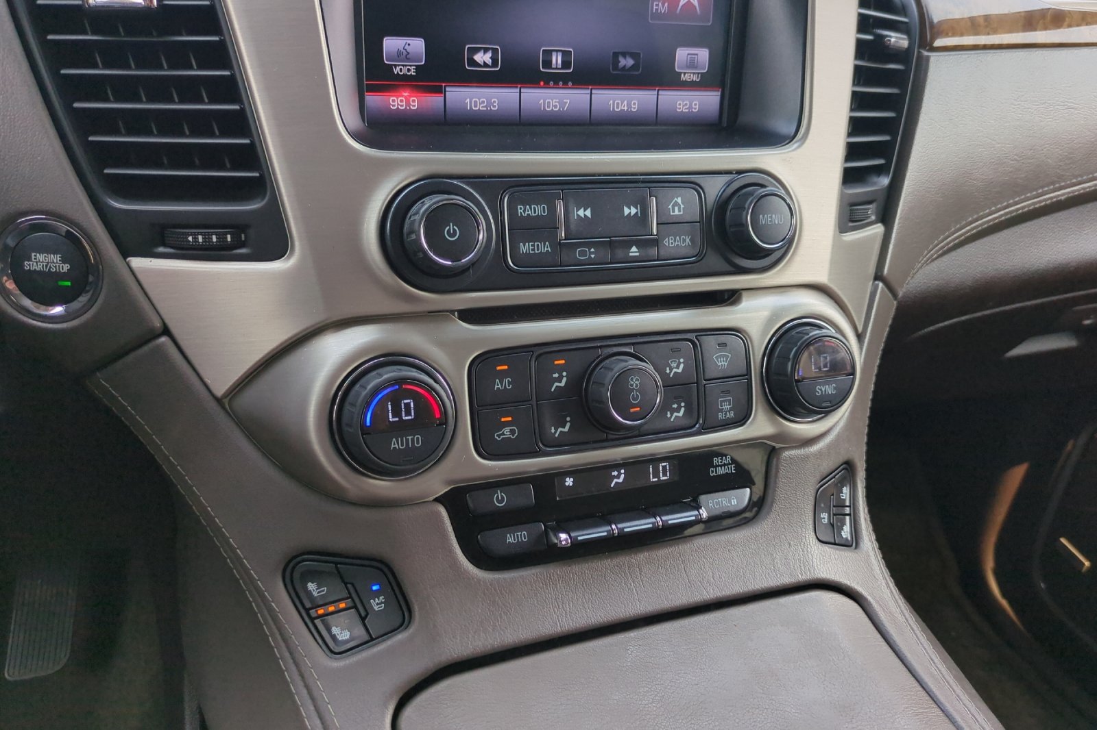 Used 2015 GMC Yukon Denali w/ Premium Package AWD/4WD image 27