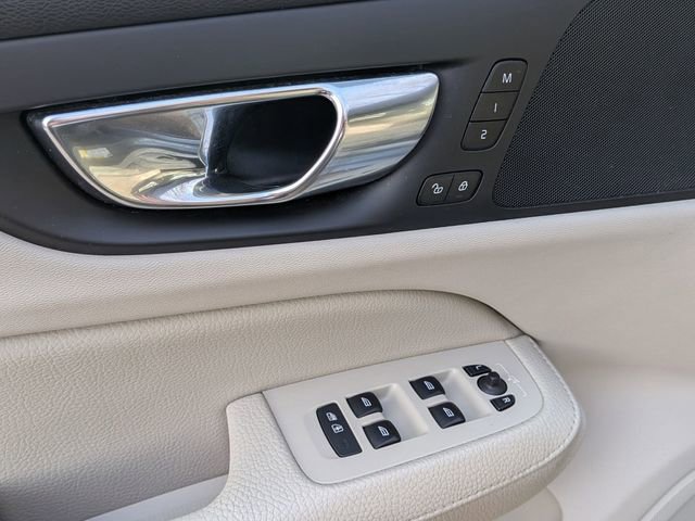 Used 2021 Volvo S60 T6 Momentum image 24