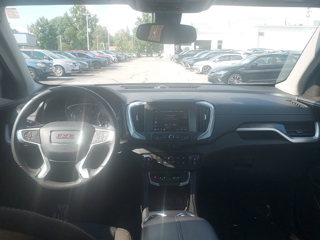 Used 2023 GMC Terrain SLE w/ Elevation Edition AWD/4WD image 9