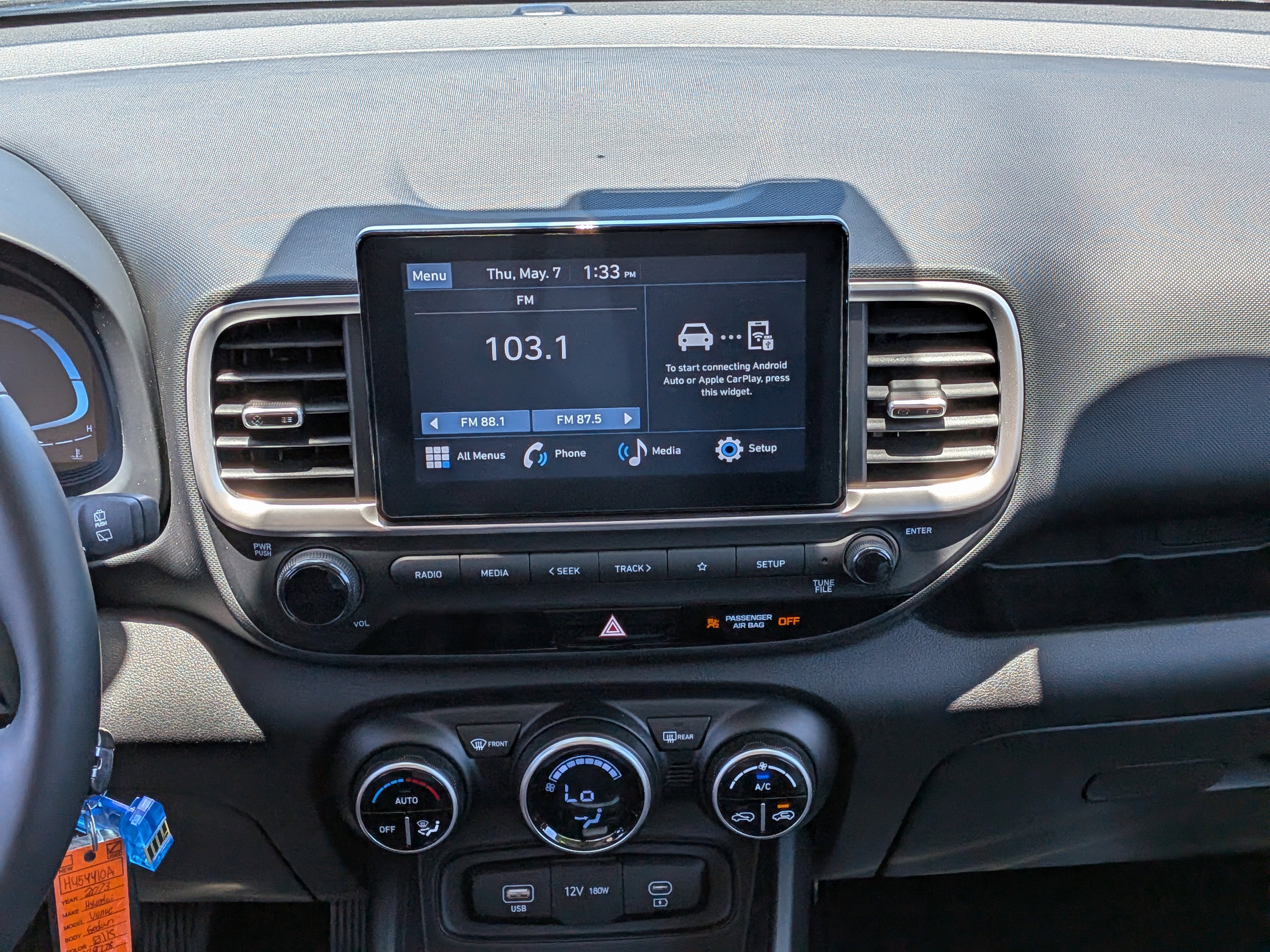 Used 2023 Hyundai Venue SEL FWD image 18