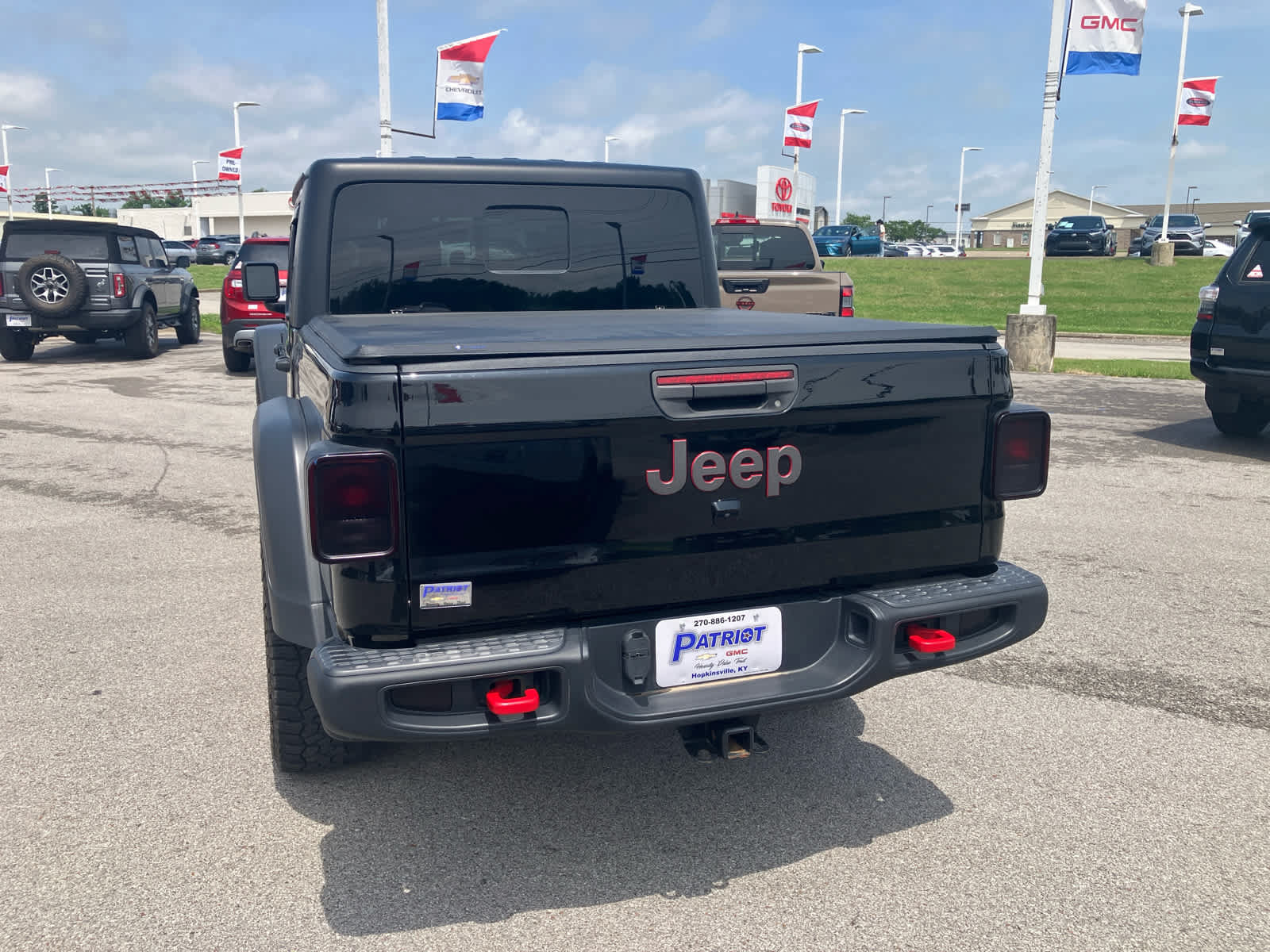 Used 2022 Jeep Gladiator Rubicon w/ Cold Weather Group AWD/4WD image 6