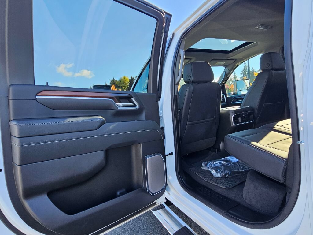 Certified 2025 GMC Sierra 3500 Denali w/ Denali Reserve Package AWD/4WD image 26