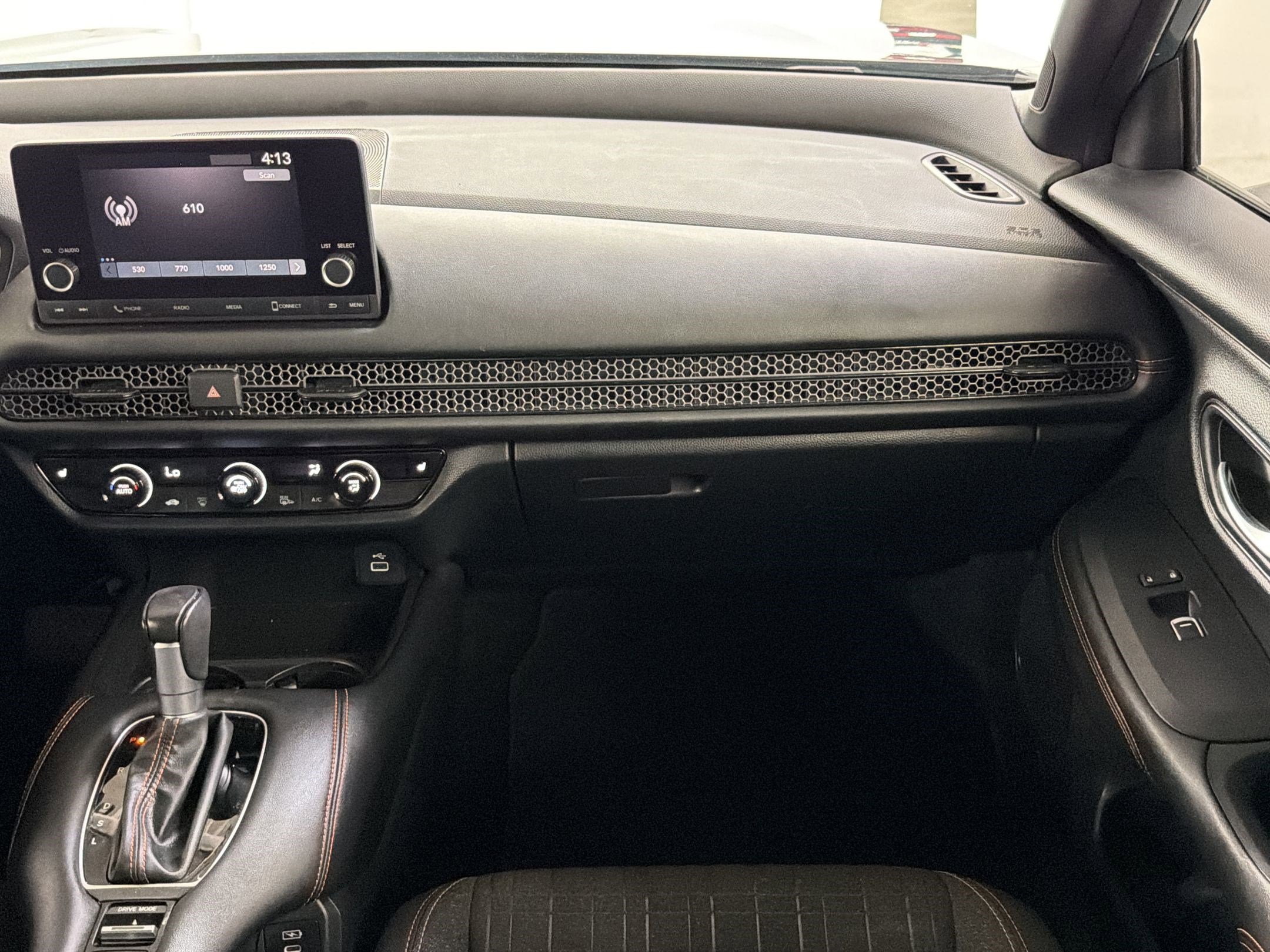 Certified 2024 Honda HR-V Sport image 27