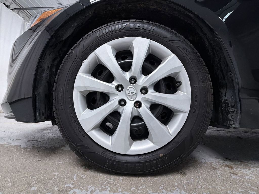 Used 2021 Toyota Corolla LE w/ Carpet Mat Package (TMS) FWD image 14