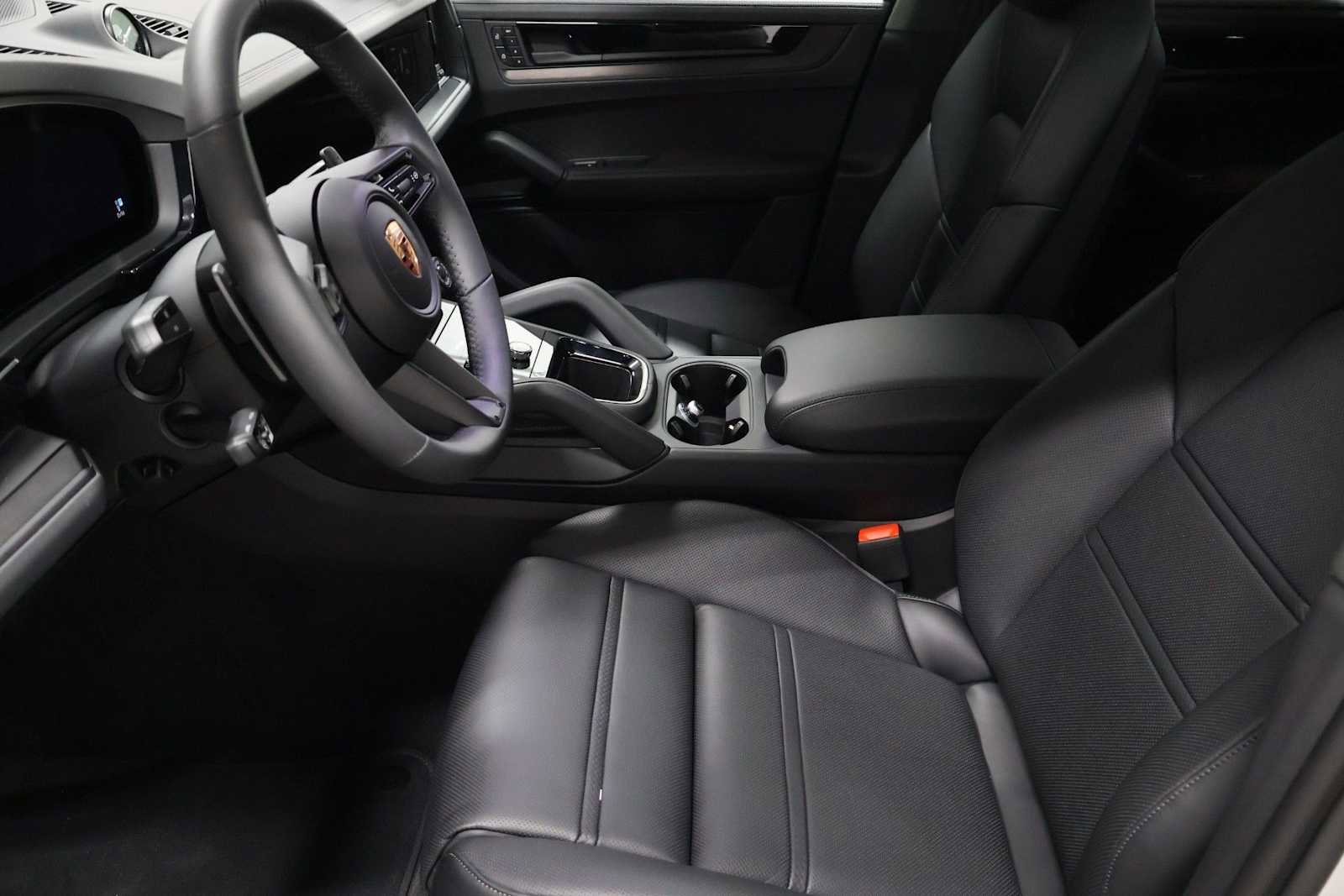 New 2026 Porsche Cayenne GTS AWD/4WD image 5