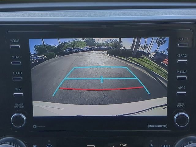 Used 2021 Toyota Highlander L image 25