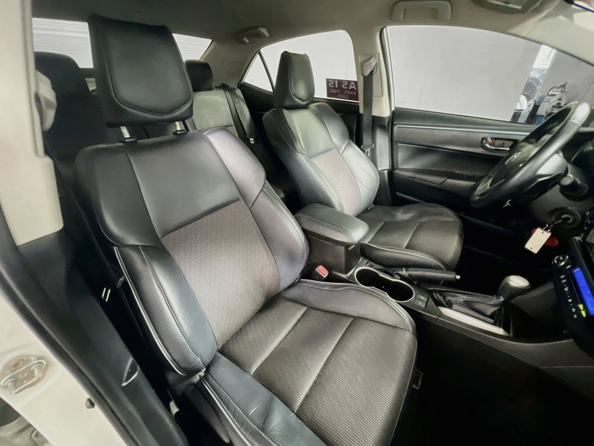 Used 2015 Toyota Corolla S FWD image 29