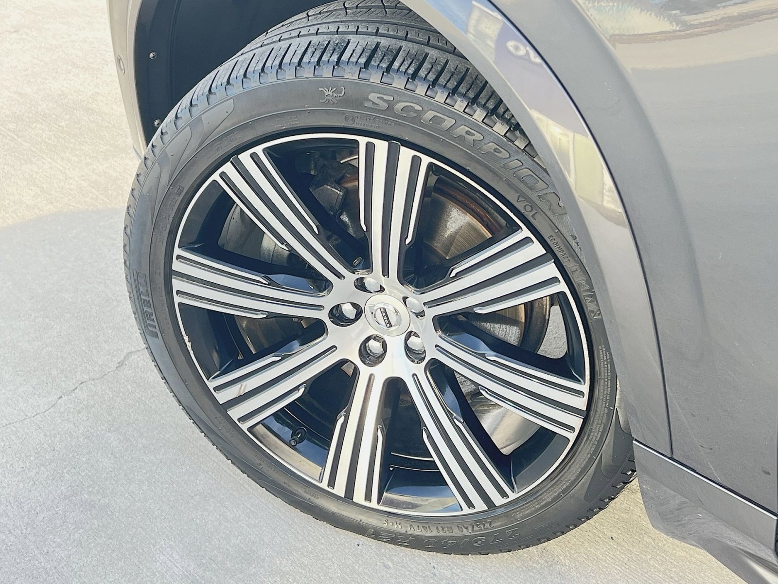 Certified 2023 Volvo XC90 B6 Ultimate w/ Protection Package image 12