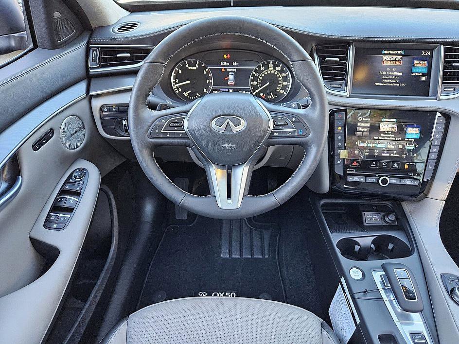 New 2025 INFINITI QX50 Luxe image 10