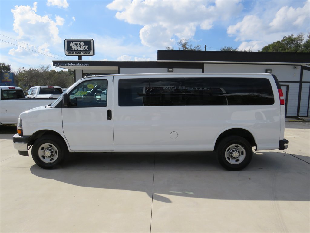 Used 2024 Chevrolet Express 3500 LS w/ Chrome Appearance Package RWD image 11