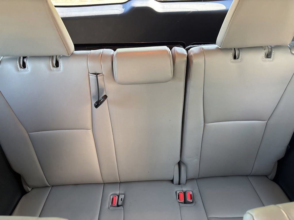 Used 2023 Toyota Highlander XLE AWD/4WD image 17