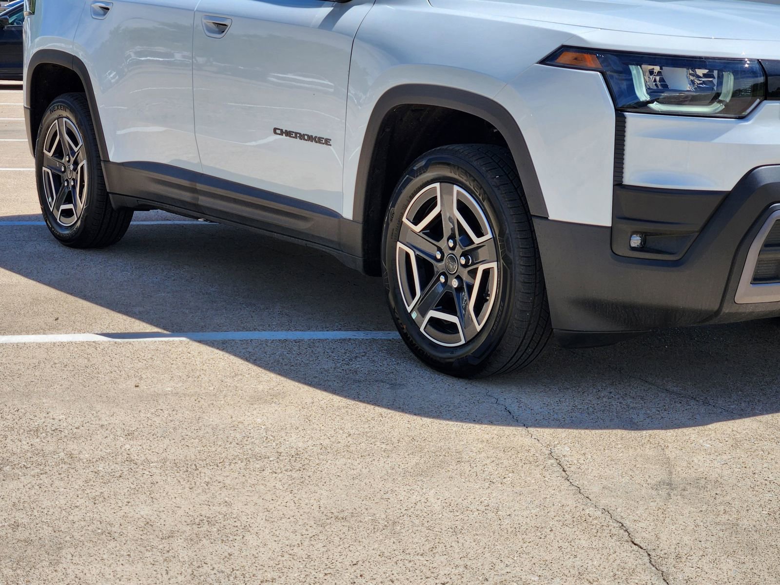 New 2026 Jeep Cherokee Laredo image 11