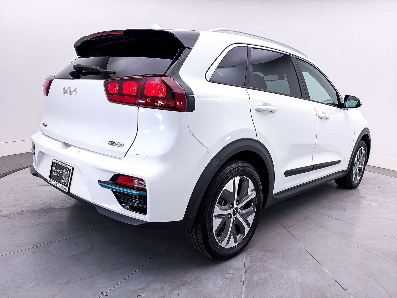 Certified 2022 Kia Niro EX FWD image 14
