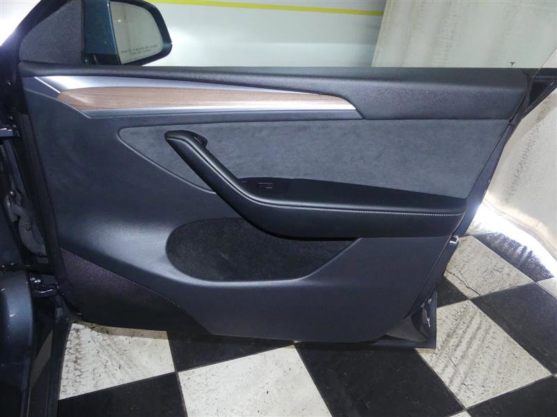 Used 2023 Tesla Model Y AWD image 23
