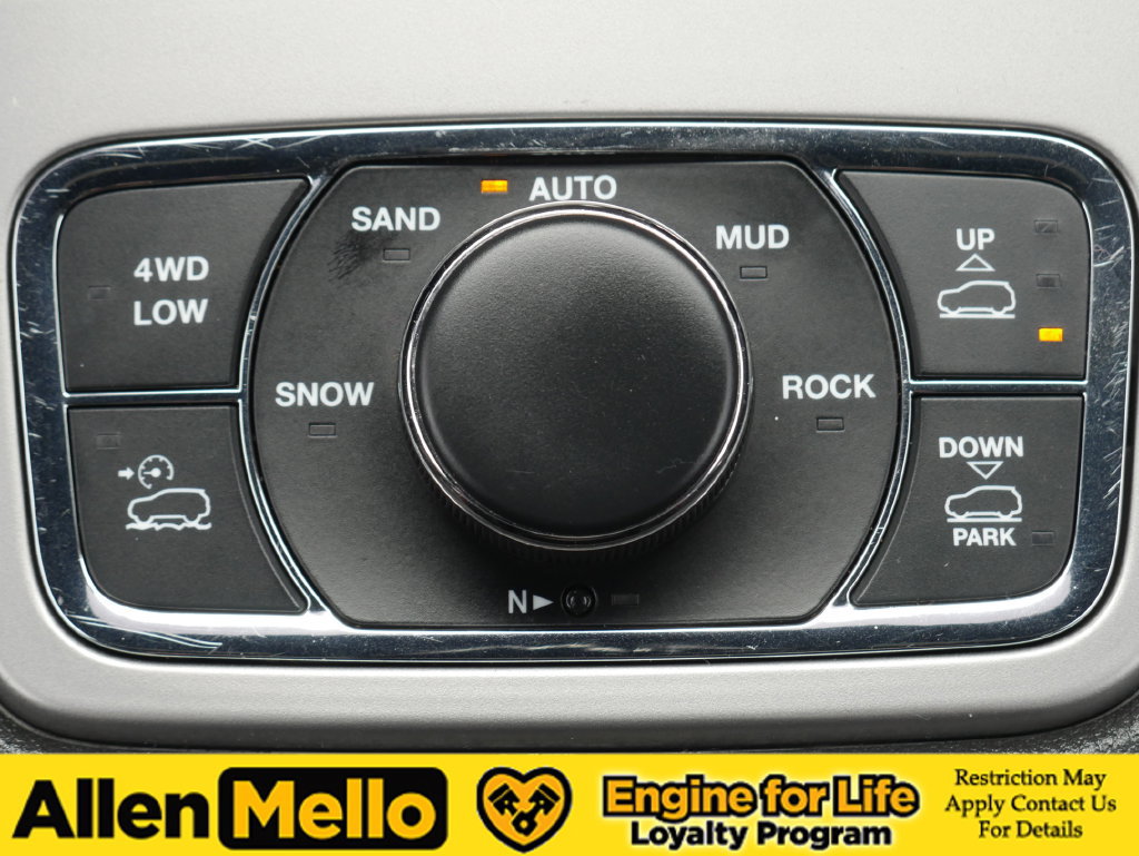 Used 2021 Jeep Grand Cherokee Trailhawk AWD/4WD image 25
