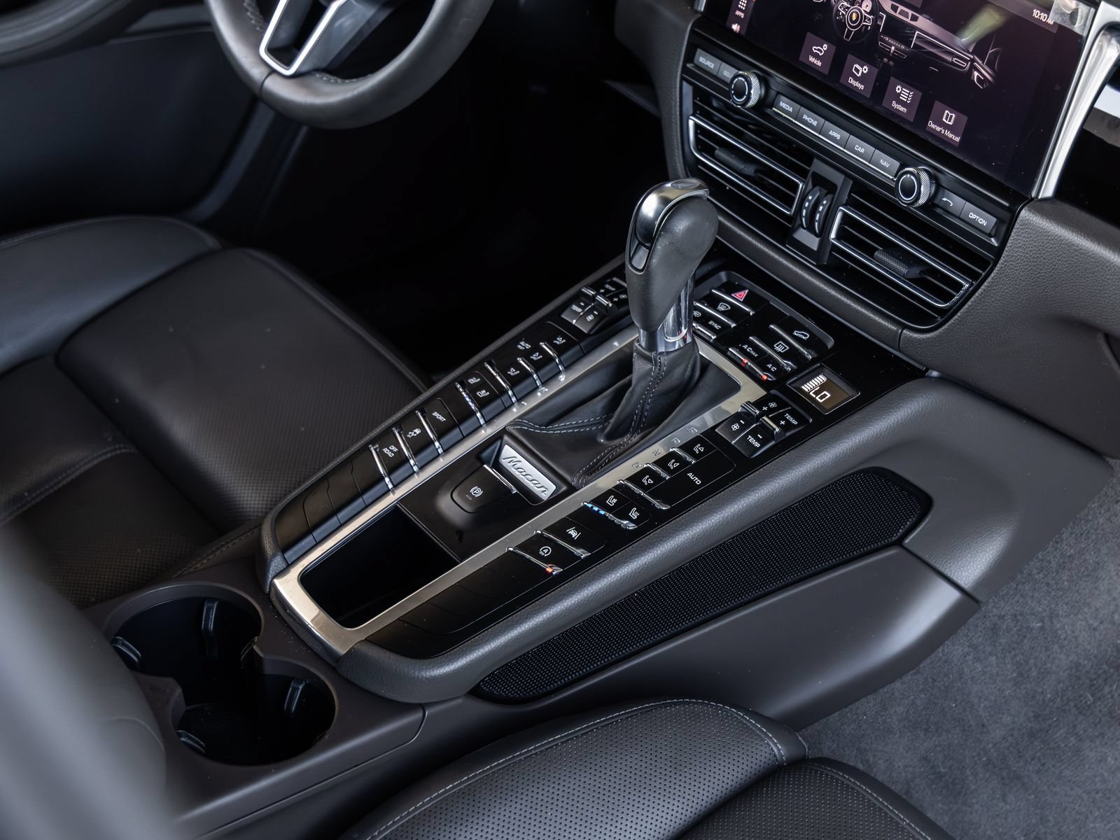Certified 2021 Porsche Macan AWD/4WD image 28