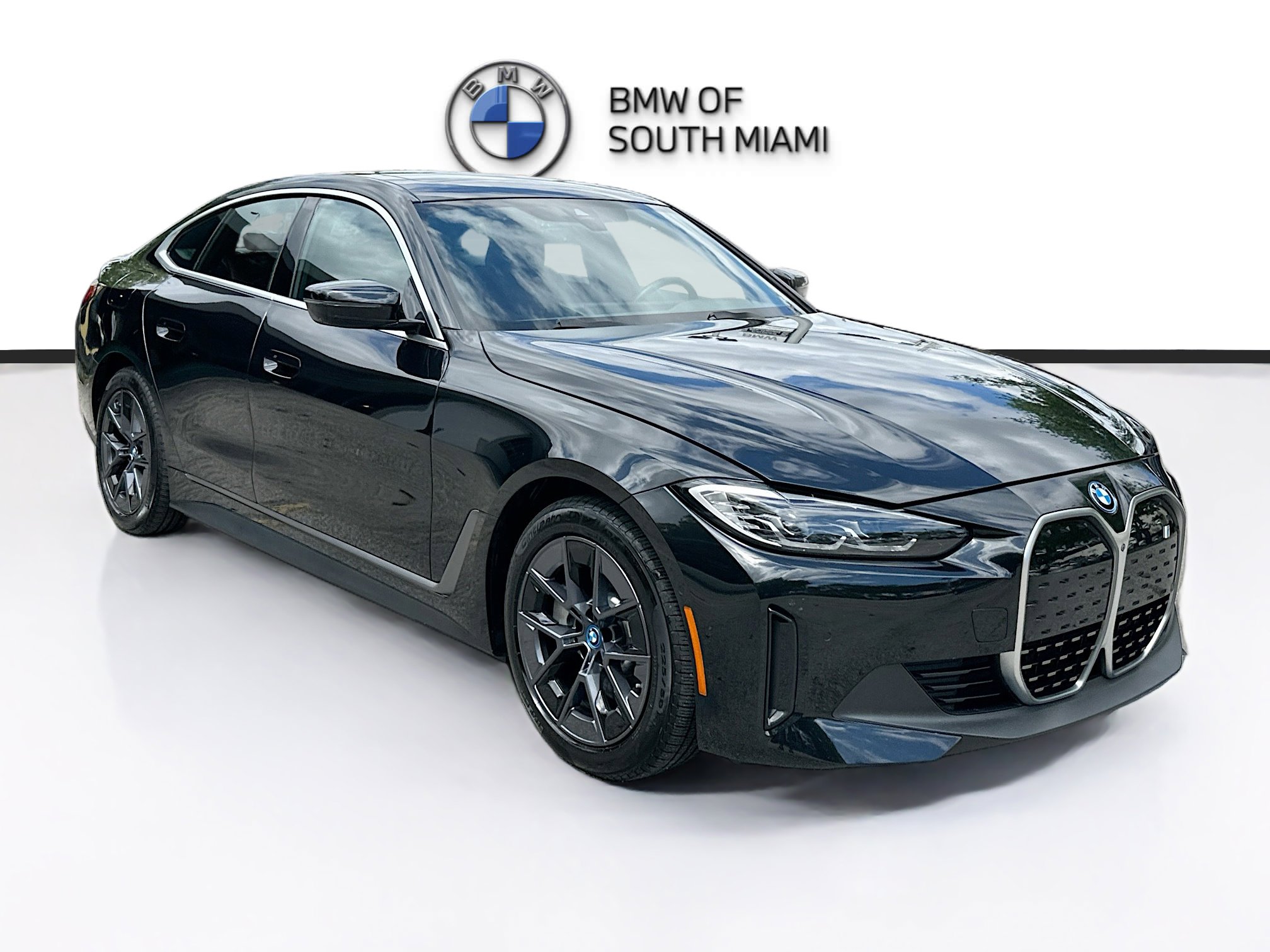 Used 2023 BMW i4 eDrive35 w/ Parking Assistance Package image 1