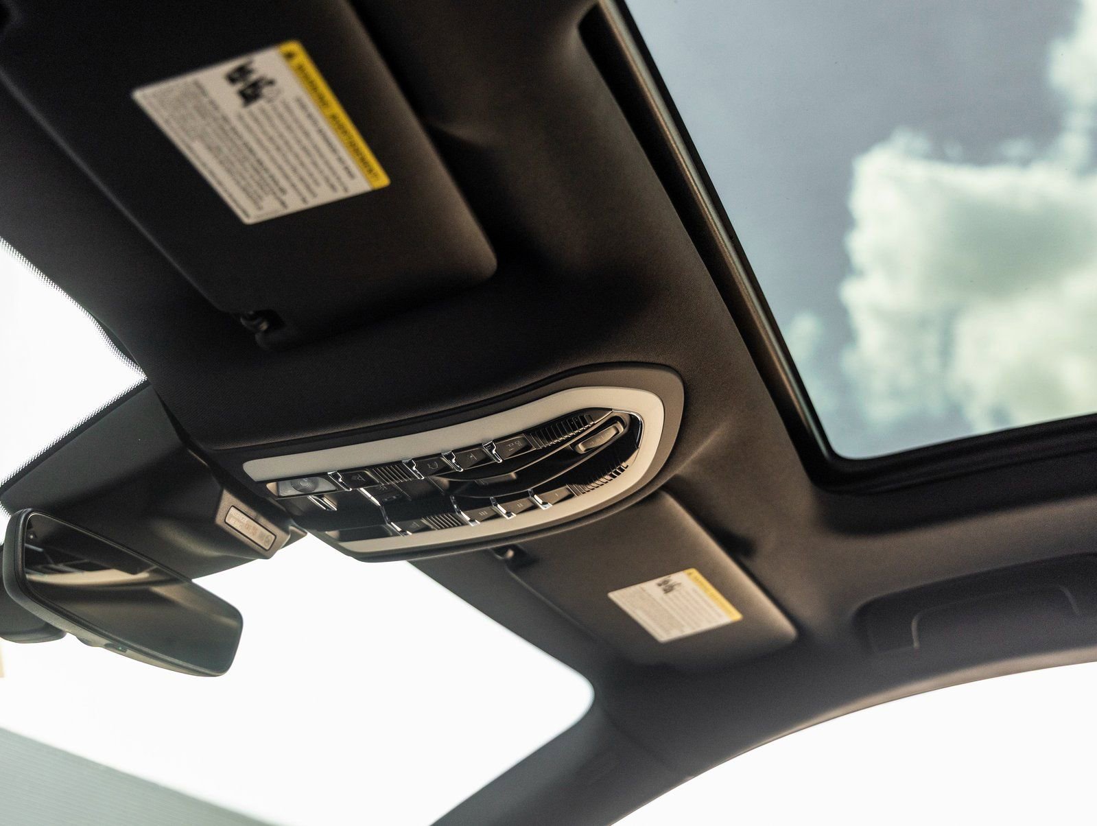 Used 2026 Porsche Macan image 23