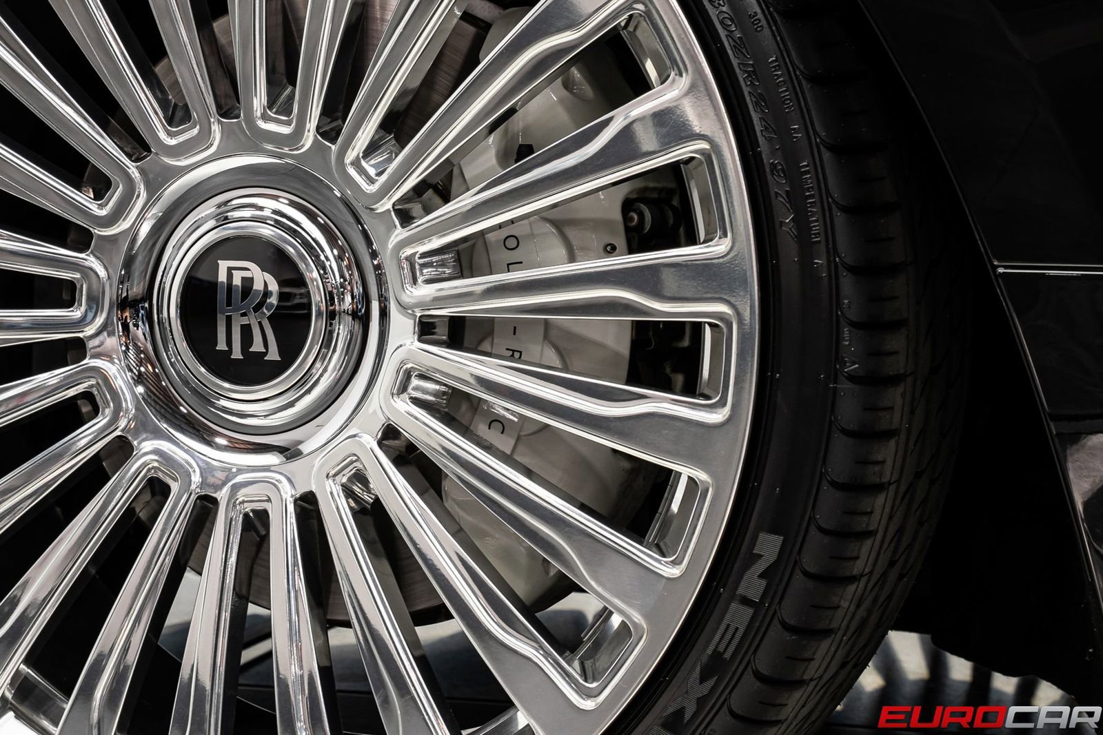 Used 2018 Rolls-Royce Dawn image 23