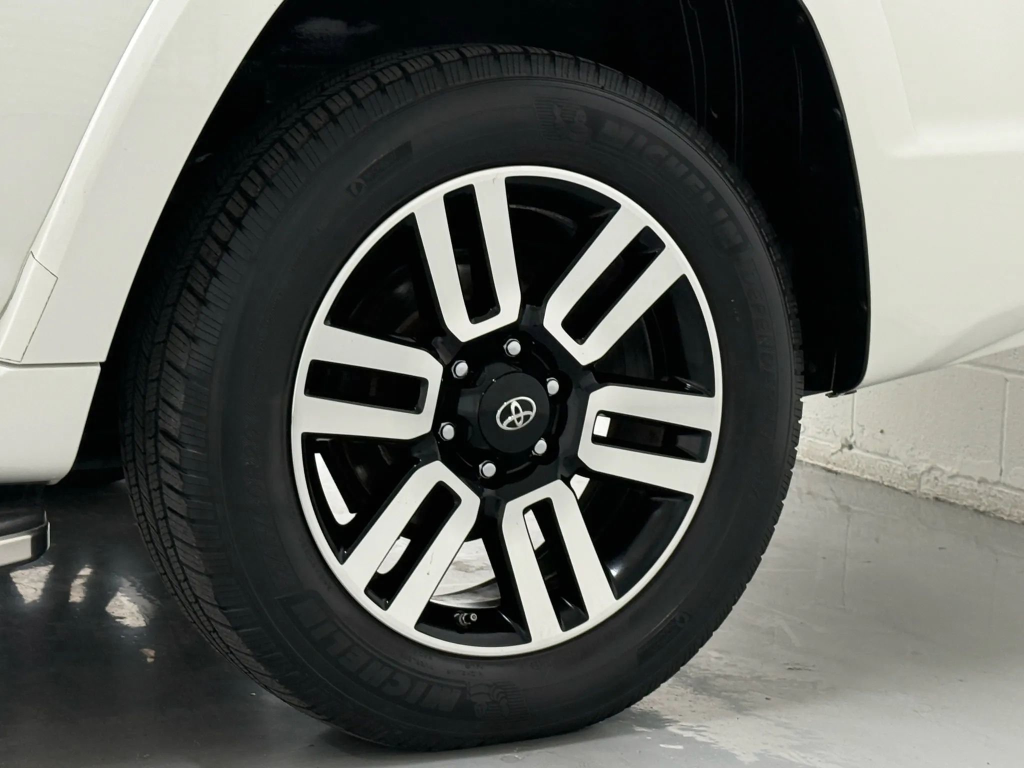 Used 2020 Toyota 4Runner Limited image 48