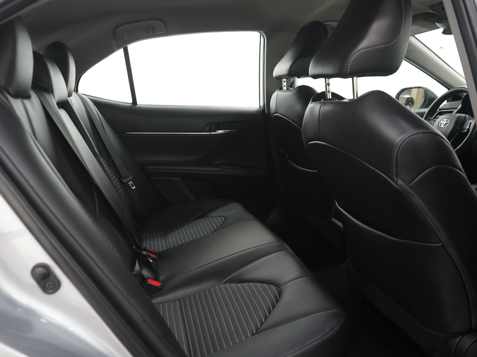 Used 2024 Toyota Camry SE FWD image 12