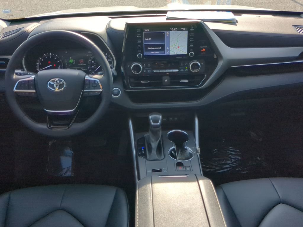 Used 2021 Toyota Highlander XLE image 21