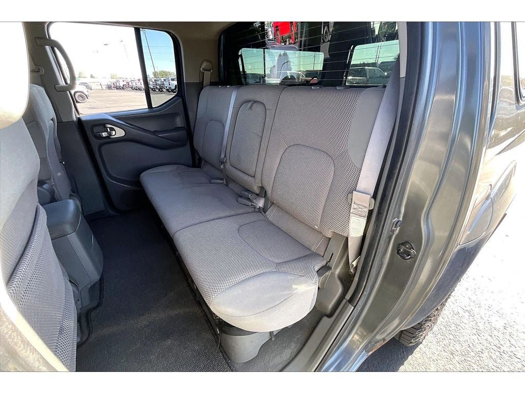 Used 2007 Nissan Frontier SE w/ SE Value Truck Pkg AWD/4WD image 27
