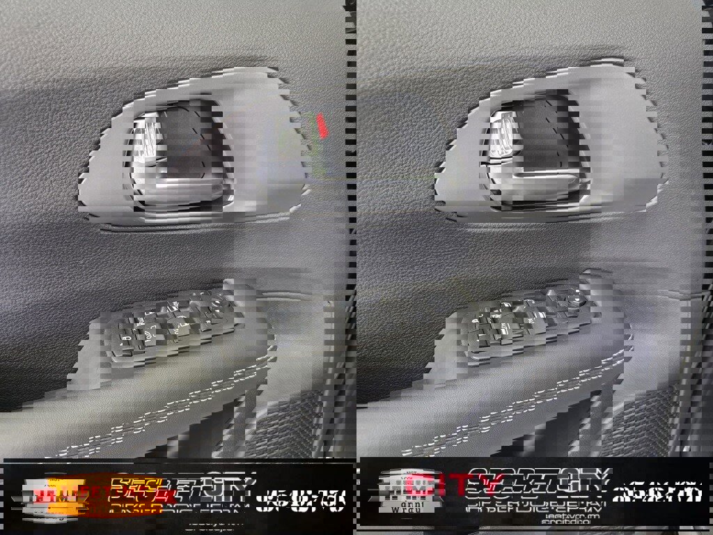 New 2026 Chrysler Voyager LX image 12