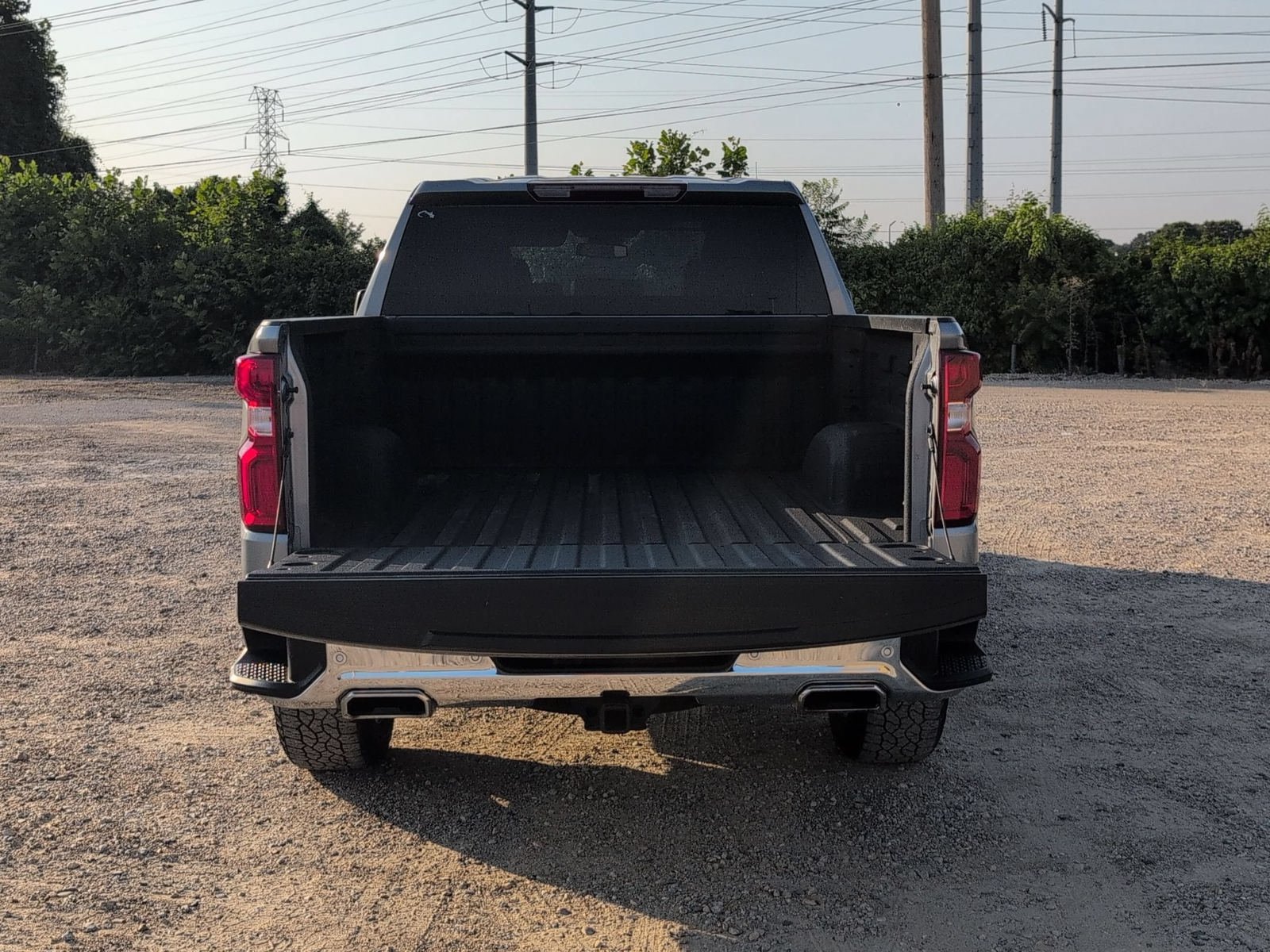 Used 2025 Chevrolet Silverado 1500 LTZ w/ Z71 Off-Road Package AWD/4WD image 4
