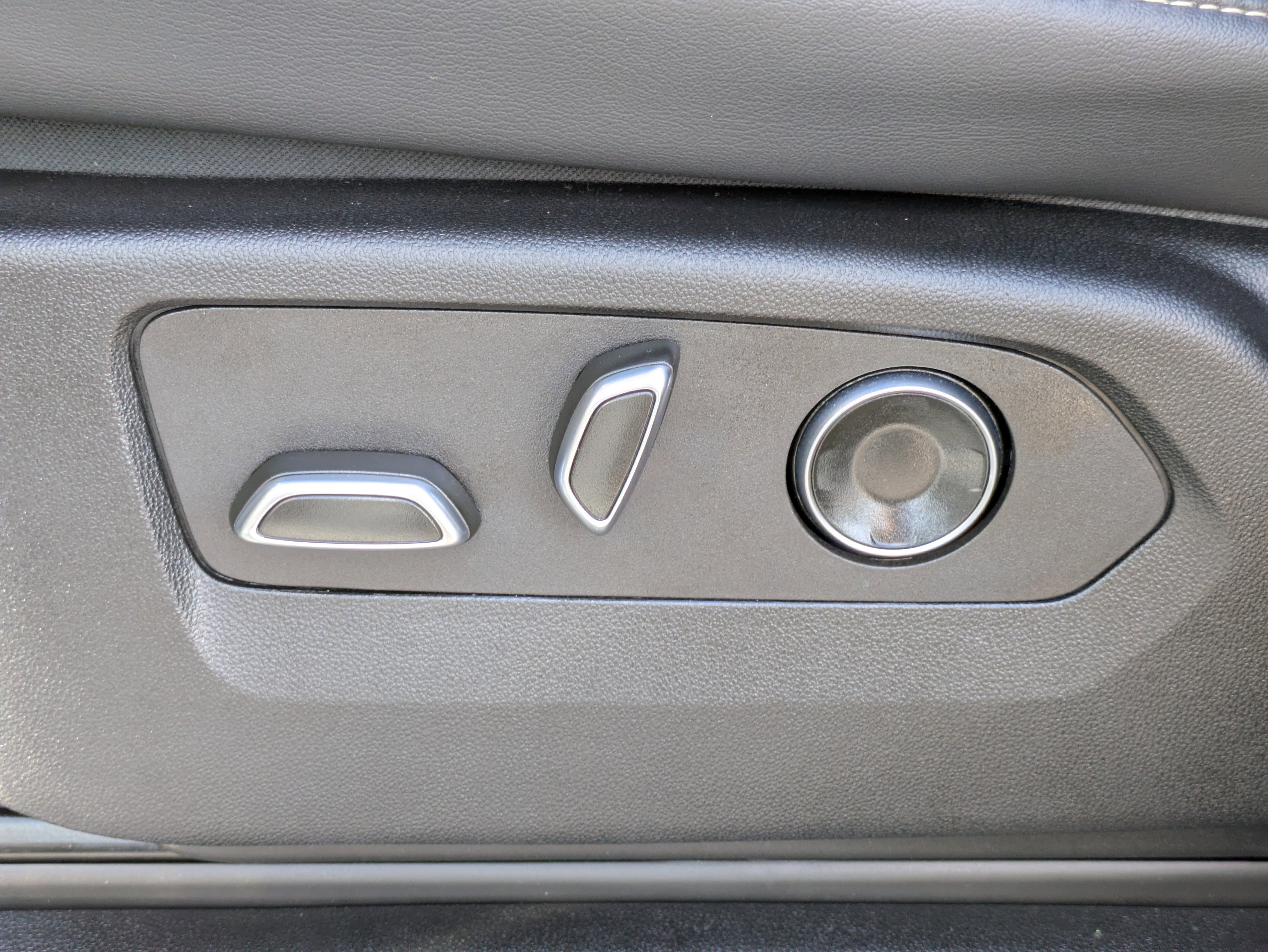 Certified 2024 Cadillac Escalade Sport AWD/4WD image 18