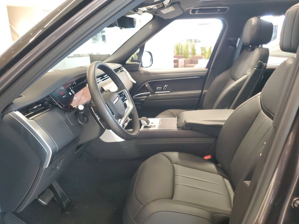 New 2026 Land Rover Range Rover Long Wheelbase SE AWD/4WD image 12