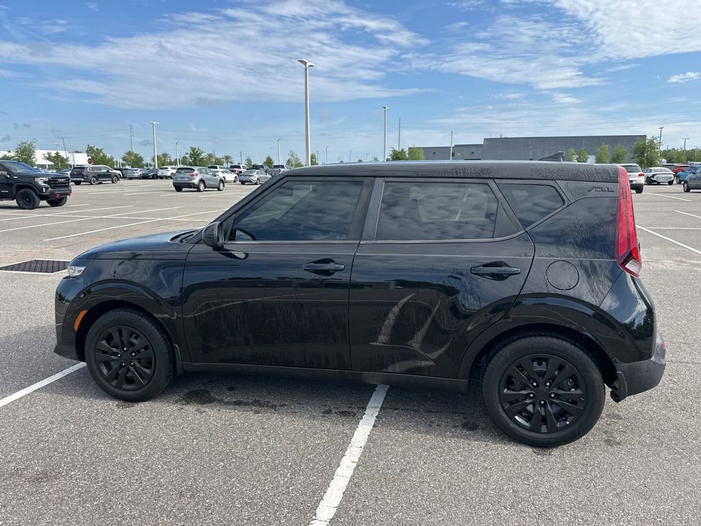 Used 2020 Kia Soul LX FWD image 10