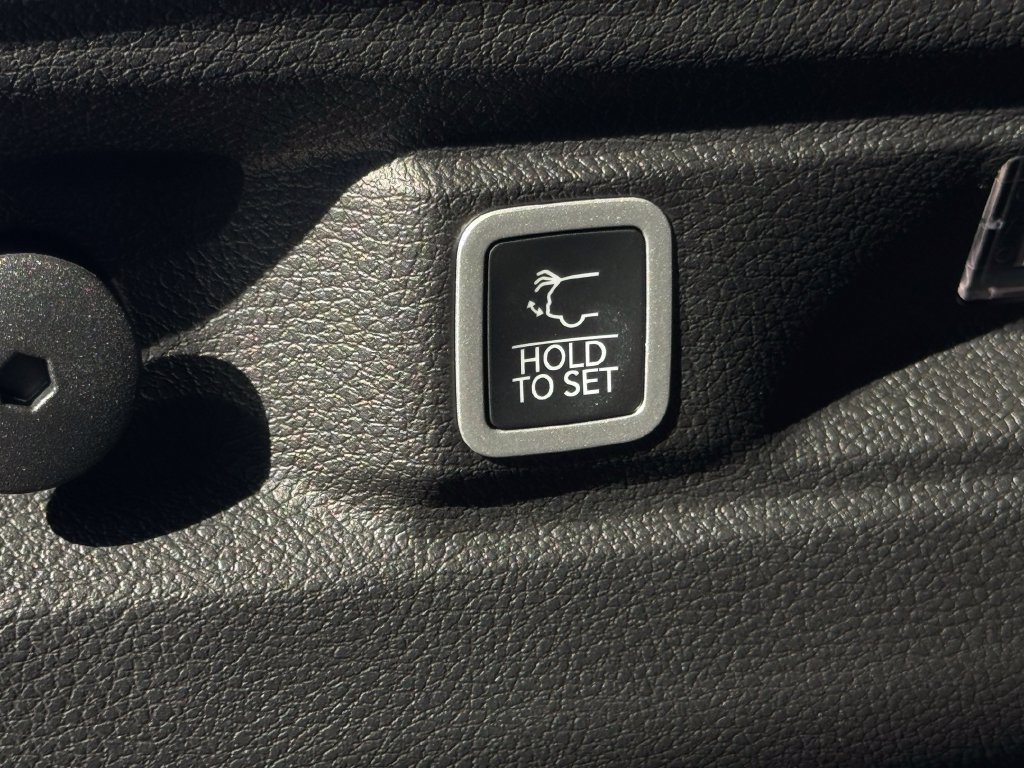New 2027 Jeep Grand Cherokee L Limited AWD/4WD image 18