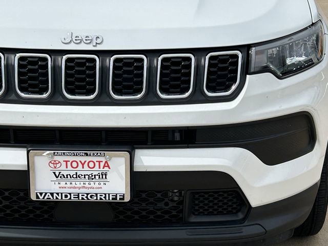 Used 2025 Jeep Compass Sport image 9