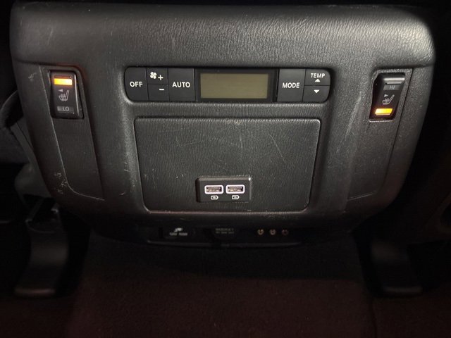 Used 2017 Nissan Armada Platinum w/ Interior Lighting Package image 50