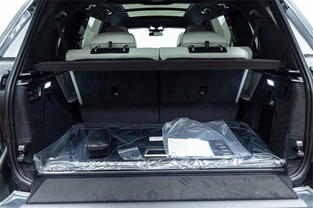 Certified 2025 BMW X7 xDrive40i image 11