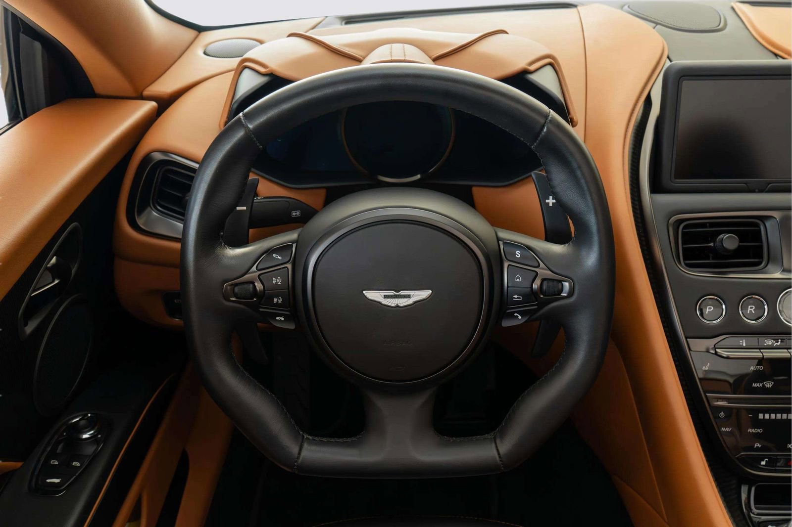 Used 2021 Aston Martin DBS Superleggera Volante image 37