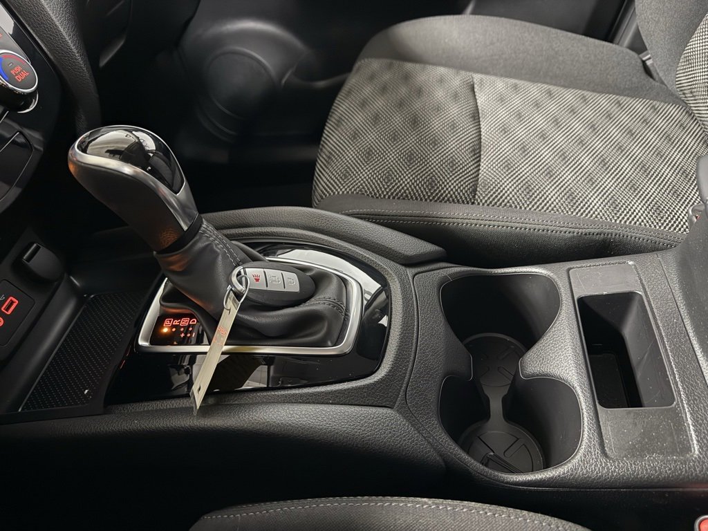 Used 2020 Nissan Rogue Sport SV image 15