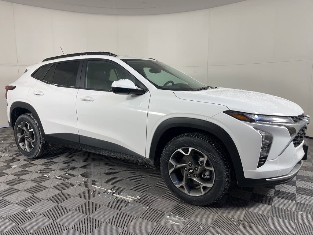 New 2026 Chevrolet Trax LT w/ Driver Confidence Package image 2