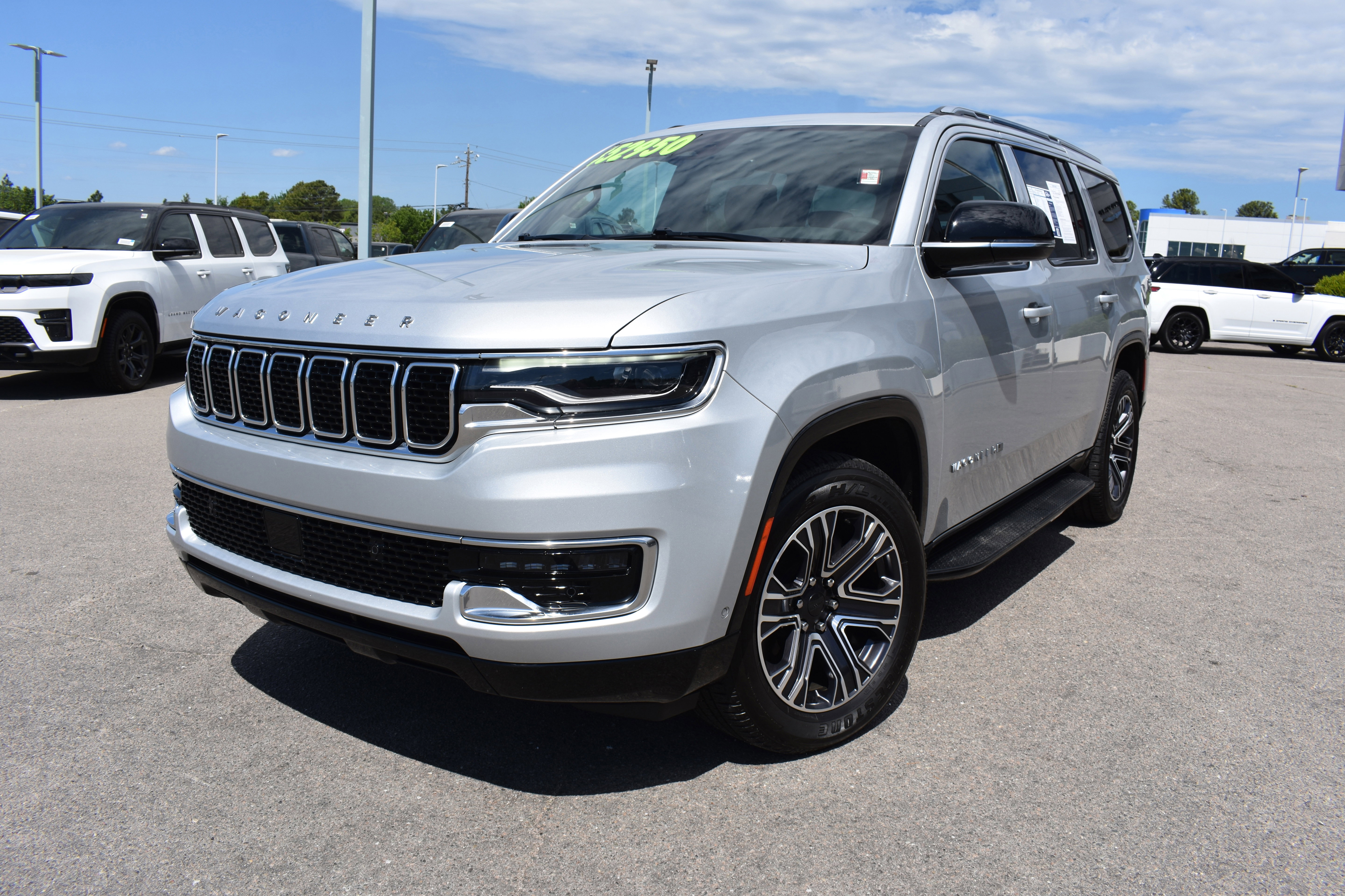 Used 2024 Jeep Wagoneer 4WD w/ Premium Group I image 5