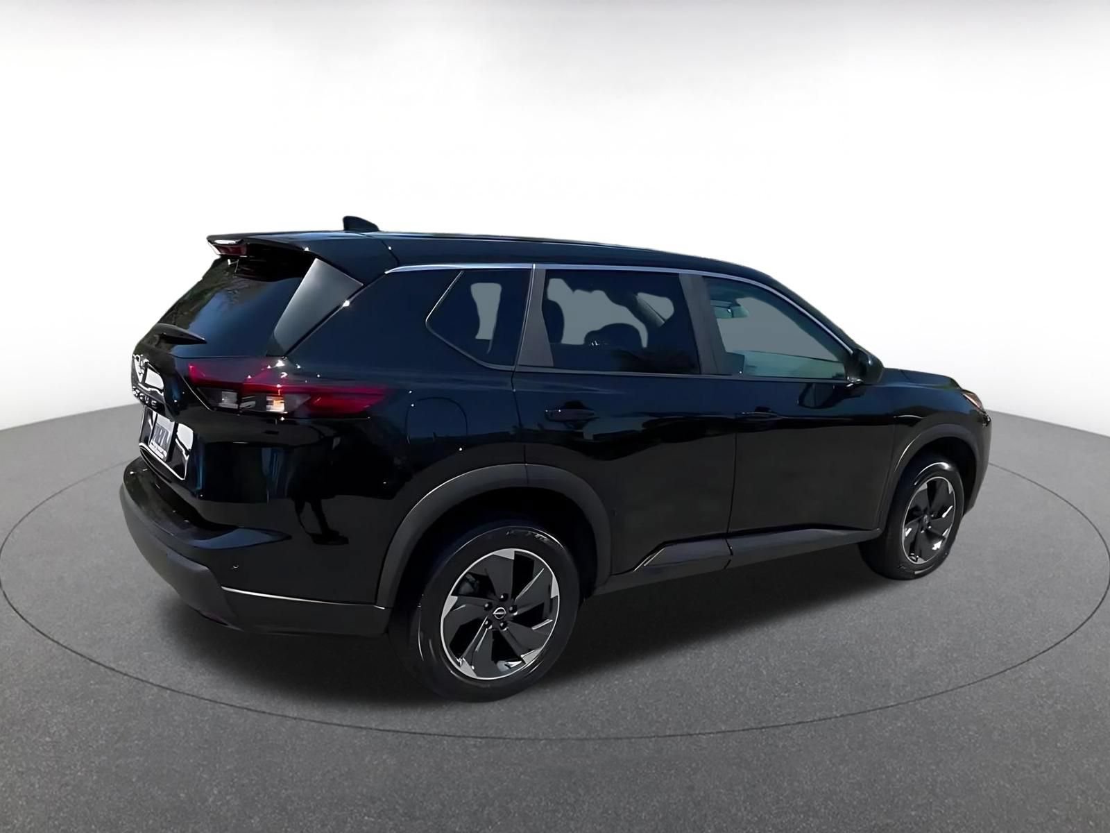 Used 2025 Nissan Rogue SV FWD image 15