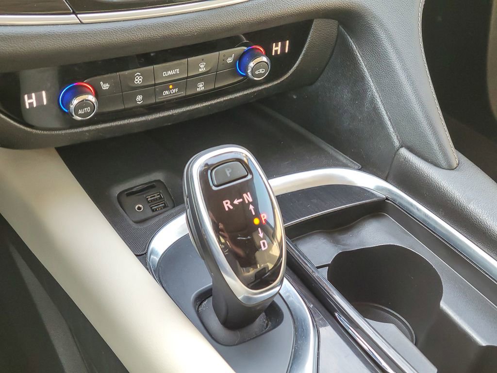 Used 2021 Buick Enclave Essence w/ Sport Touring Edition image 16