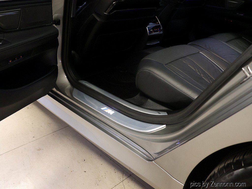 Certified 2022 BMW 750i xDrive w/ Executive Package AWD/4WD image 31