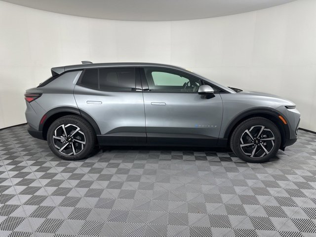 New 2026 Chevrolet Equinox EV LT image 2