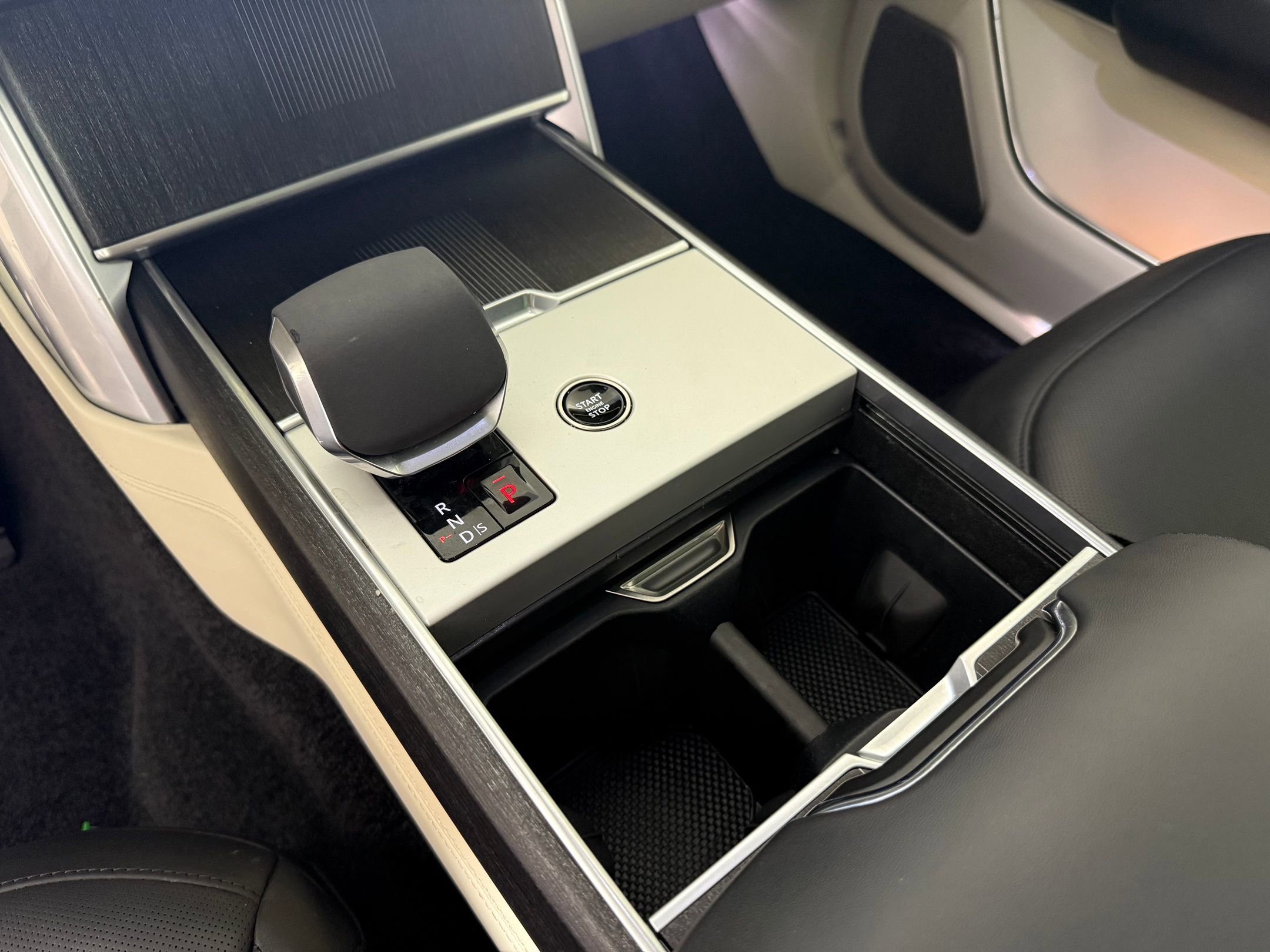 Used 2024 Land Rover Range Rover Autobiography AWD/4WD image 26