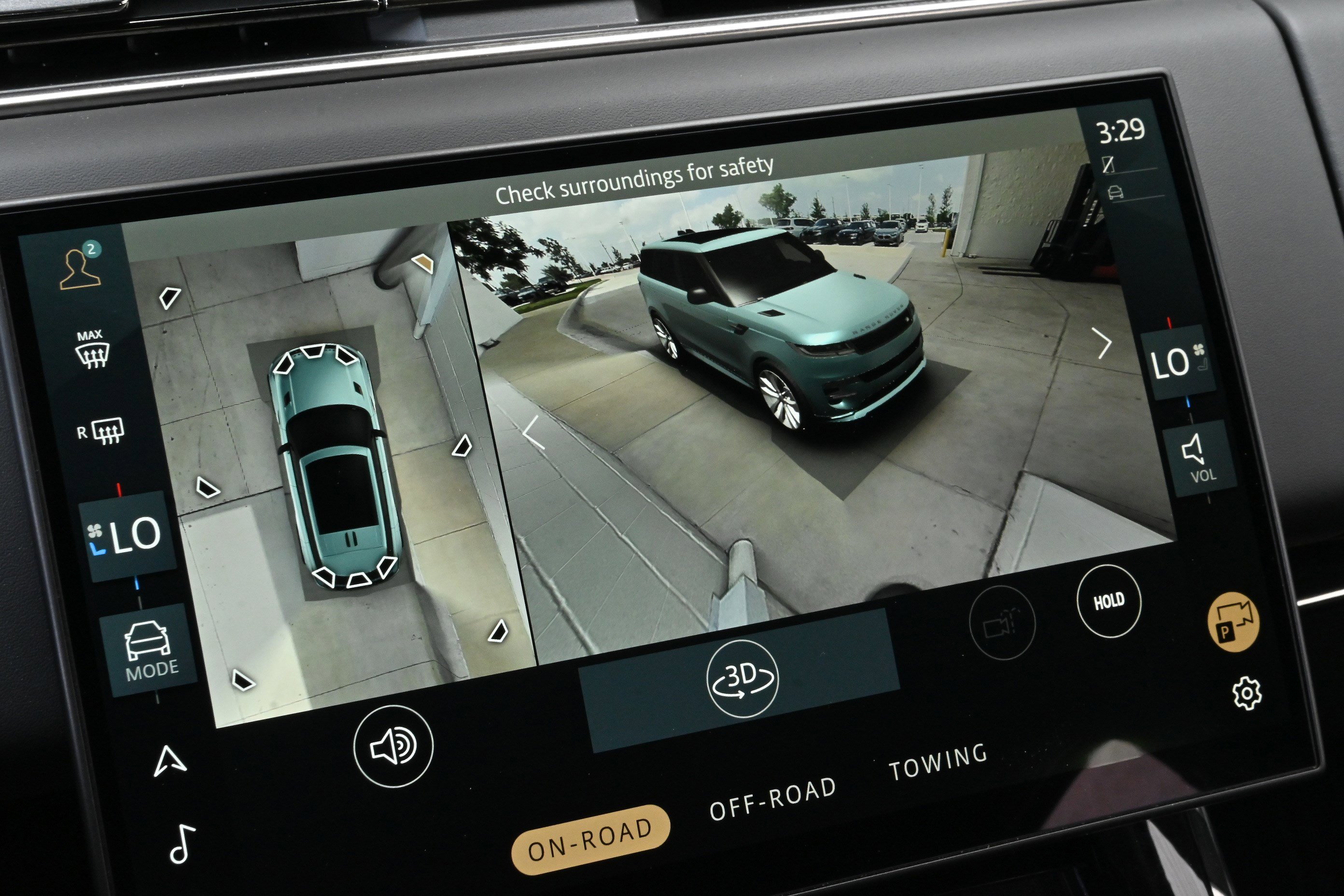 Used 2025 Land Rover Range Rover Sport SE AWD/4WD image 28