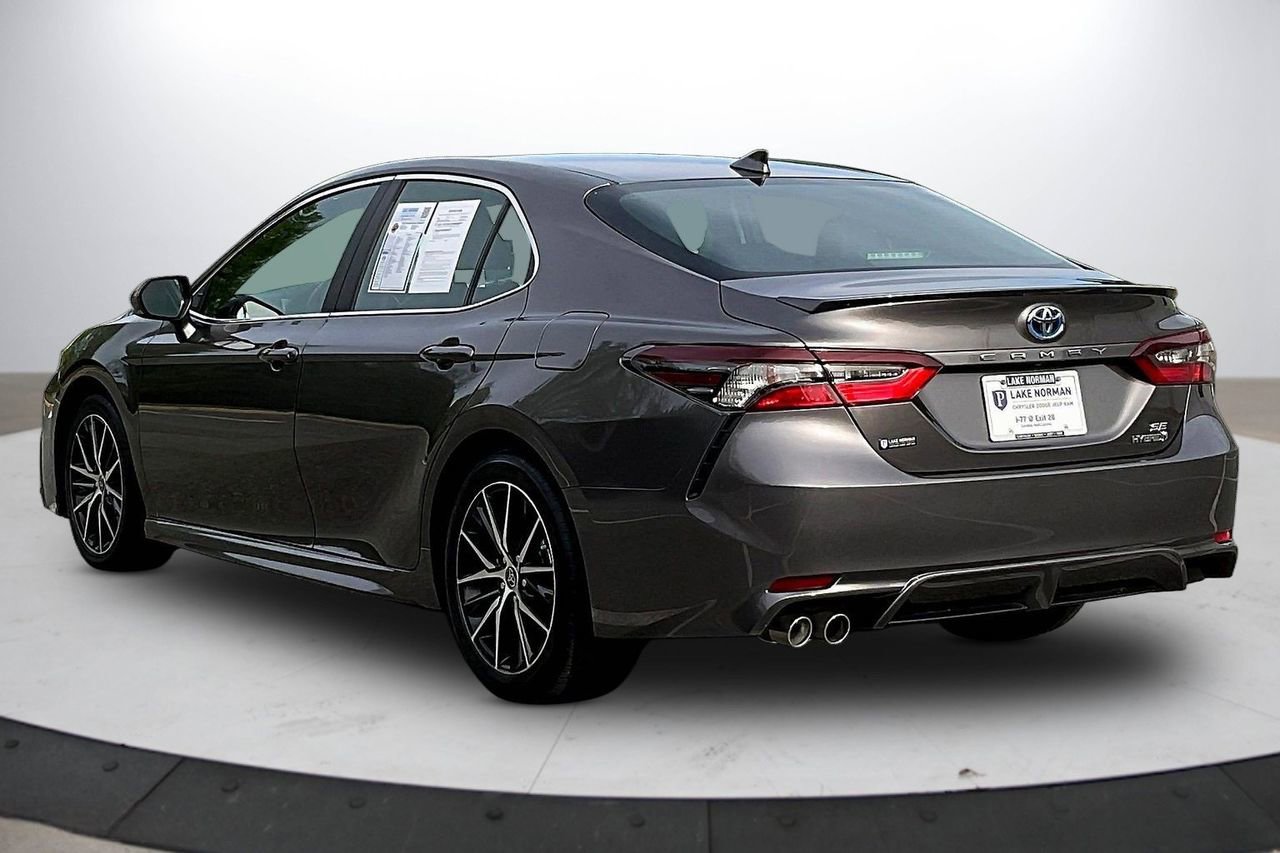 Used 2022 Toyota Camry SE FWD image 7