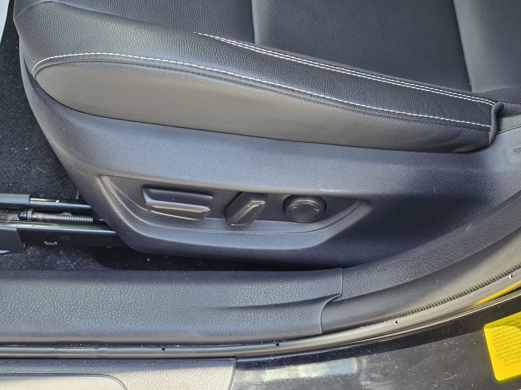 Used 2025 Toyota Camry SE FWD image 17